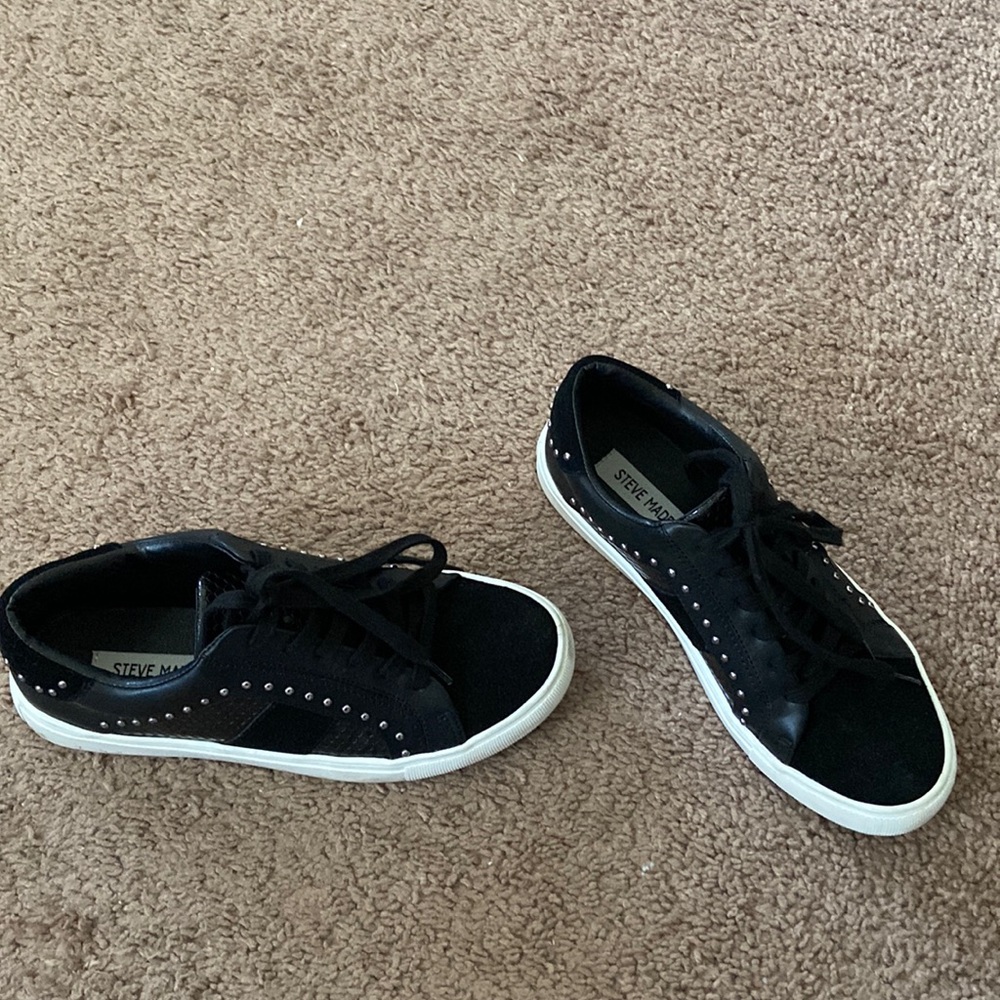 Black steve madden sneakers size 6.5